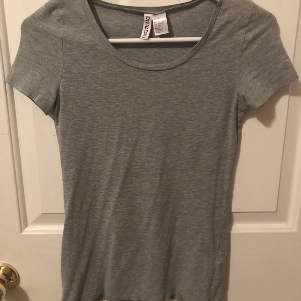 H&M - Divided grey shirt